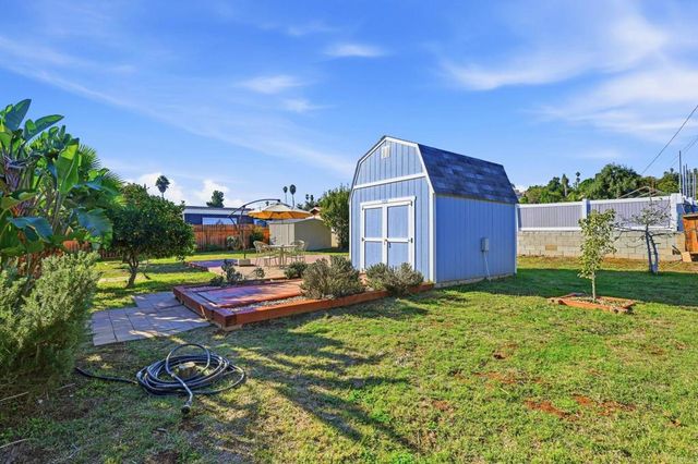 558 E El Norte Parkway, Escondido, CA 92026