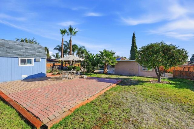 558 E El Norte Parkway, Escondido, CA 92026
