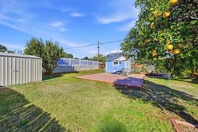 558 E El Norte Parkway, Escondido, CA 92026