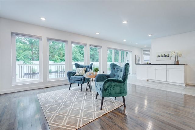 10 Hunters Lane, Brighton, NY 14618