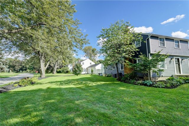 10 Hunters Lane, Brighton, NY 14618