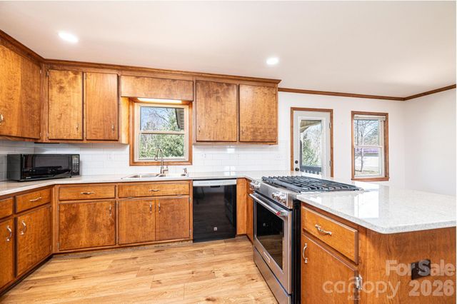 3855 Angelic Way, Lenoir, NC 28645