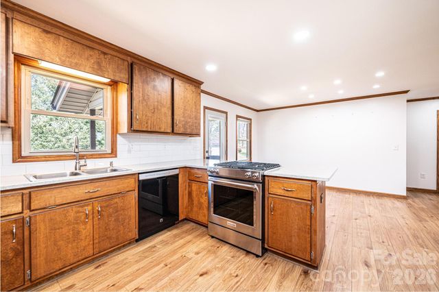 3855 Angelic Way, Lenoir, NC 28645