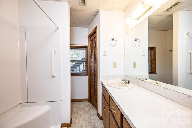 3855 Angelic Way, Lenoir, NC 28645