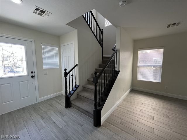 7118 Garden Pond Street, Las Vegas, NV 89148