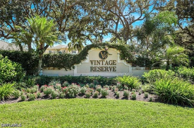 558 Vintage Reserve LN 19A, Naples, FL 34119