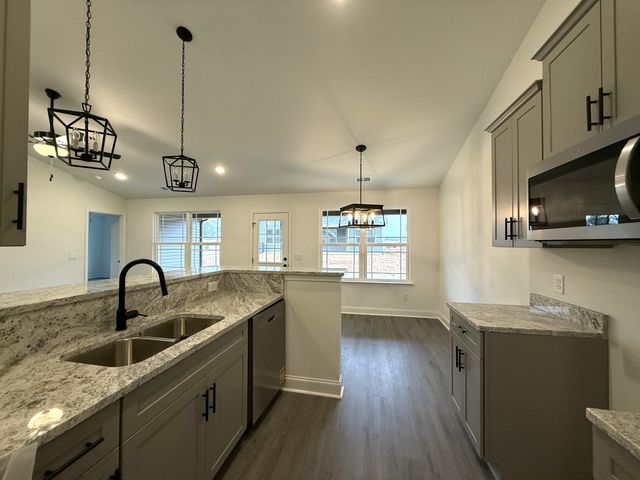 1135 Javier Dr, Springfield, TN 37172