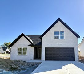 1135 Javier Dr, Springfield, TN 37172