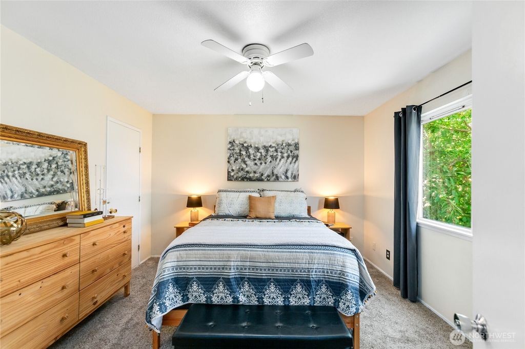 Image 17 of property listing at 3964 Broadmoor Loop NE, Bremerton, WA 98310