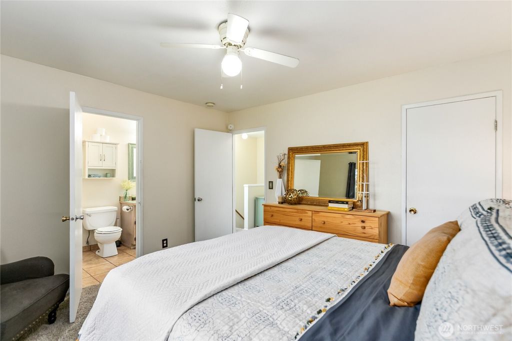Image 18 of property listing at 3964 Broadmoor Loop NE, Bremerton, WA 98310