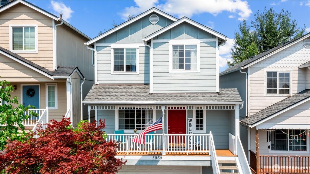 Image 3 of property listing at 3964 Broadmoor Loop NE, Bremerton, WA 98310