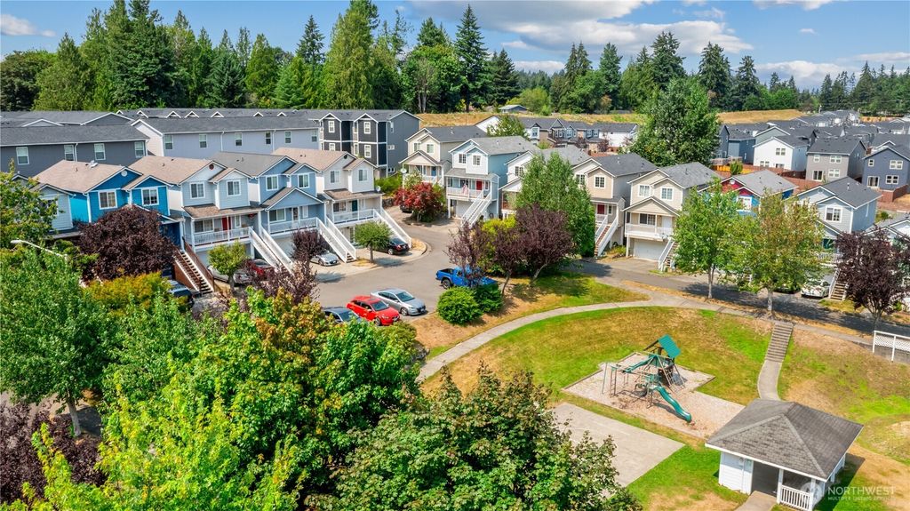 Image 30 of property listing at 3964 Broadmoor Loop NE, Bremerton, WA 98310