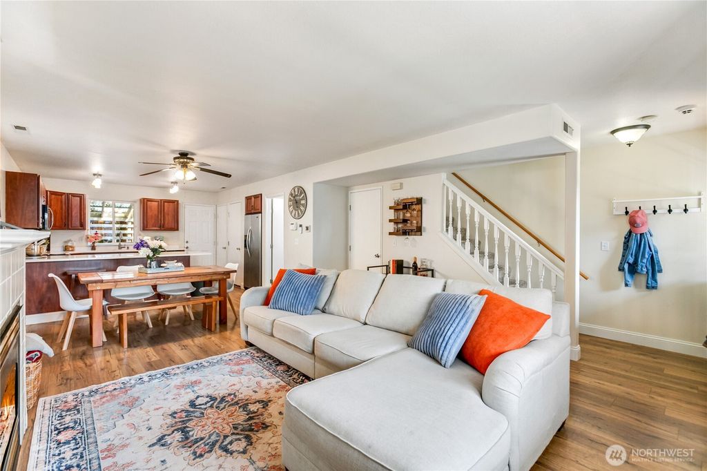 Image 5 of property listing at 3964 Broadmoor Loop NE, Bremerton, WA 98310