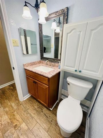 8706 Collingsdale Road, La Porte, TX 77571