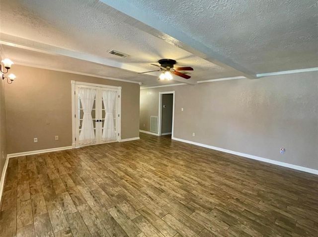 8706 Collingsdale Road, La Porte, TX 77571