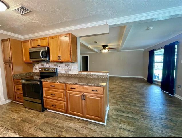 8706 Collingsdale Road, La Porte, TX 77571