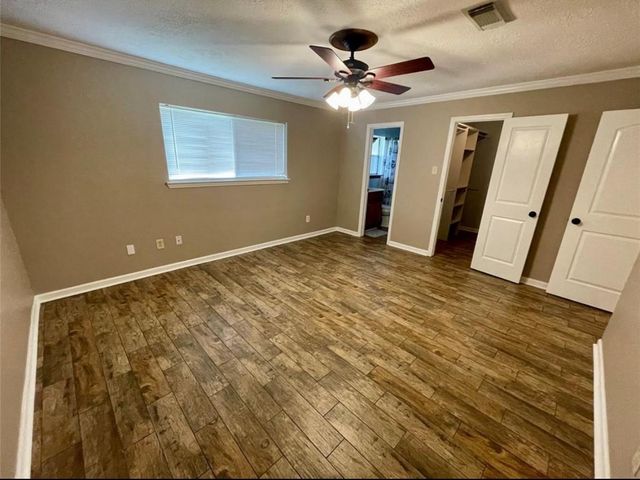 8706 Collingsdale Road, La Porte, TX 77571