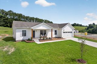 2510 River Ranch Dr, Cookeville, TN 38501