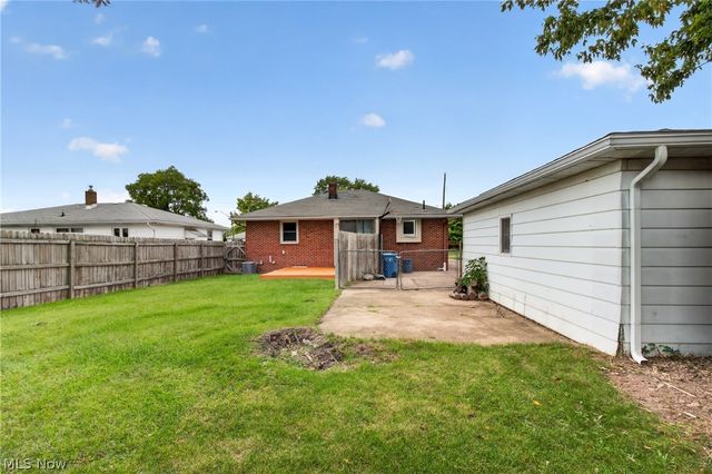 1327 W 26th Street, Lorain, OH 44052