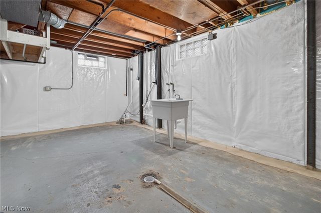 1327 W 26th Street, Lorain, OH 44052