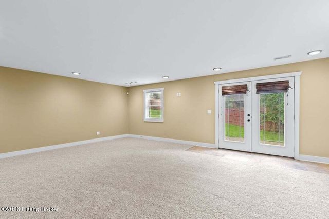 162 River Falls Dr, Mt Washington, KY 40047