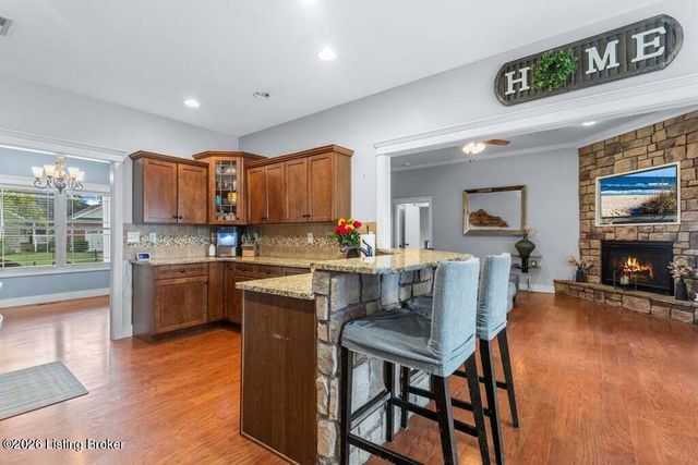 162 River Falls Dr, Mt Washington, KY 40047
