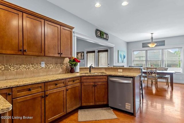 162 River Falls Dr, Mt Washington, KY 40047