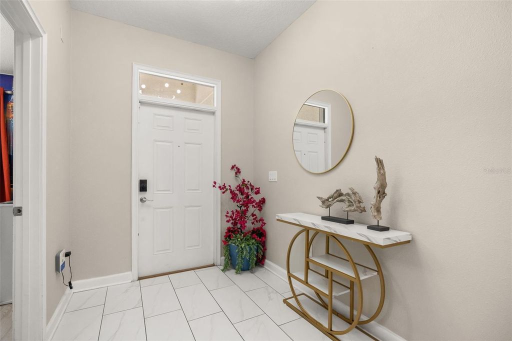 Image 10 of property listing at 9041 HAZARD STREET, Davenport, FL 33896