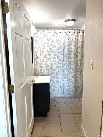 5439 W Warren Street, Silver Lake, IN 46982