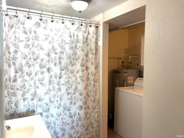 5439 W Warren Street, Silver Lake, IN 46982