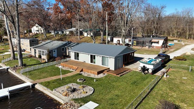 5439 W Warren Street, Silver Lake, IN 46982