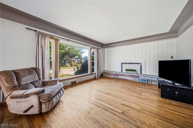 28626 Forest Road, Willowick, OH 44095