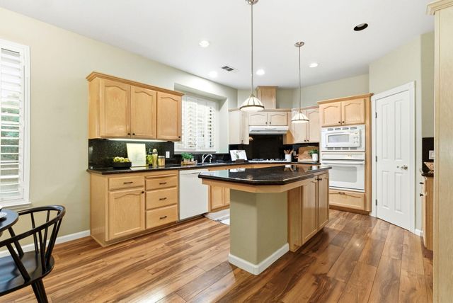 2467 Presidential Drive, Tulare, CA 93274