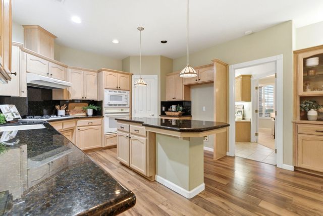 2467 Presidential Drive, Tulare, CA 93274