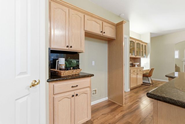 2467 Presidential Drive, Tulare, CA 93274