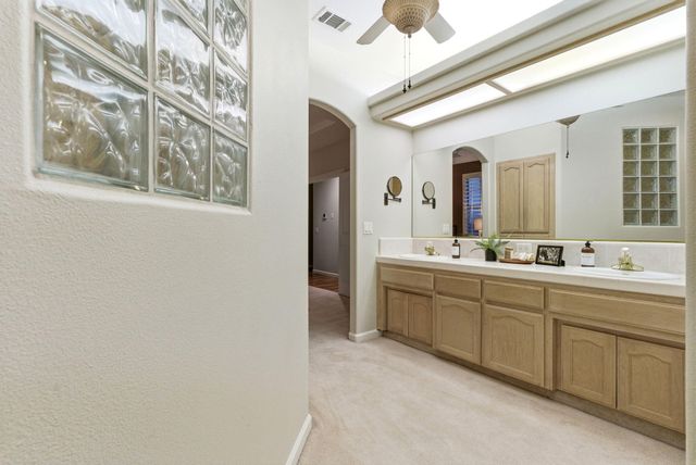 2467 Presidential Drive, Tulare, CA 93274