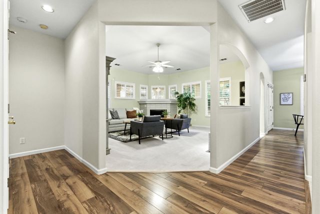 2467 Presidential Drive, Tulare, CA 93274