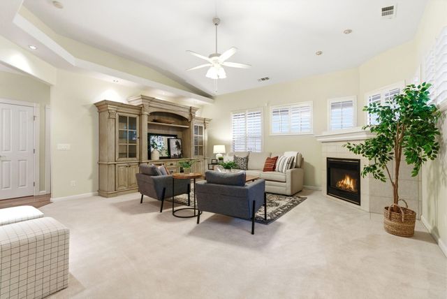 2467 Presidential Drive, Tulare, CA 93274