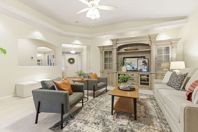 2467 Presidential Drive, Tulare, CA 93274