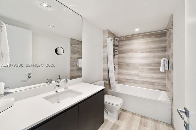 1451 Brickell Ave 2405, Miami, FL 33131