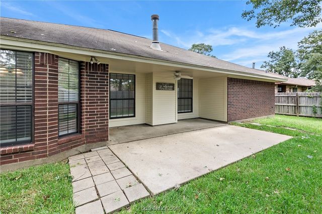 1412 Richland Court S, College Station, TX 77845