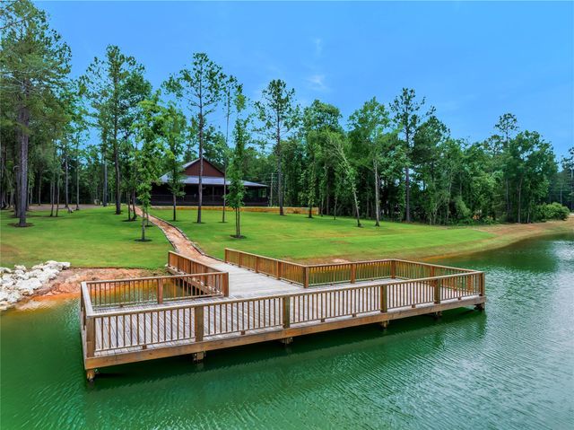183 Rustic Ranch Drive, Huntsville, TX 77340