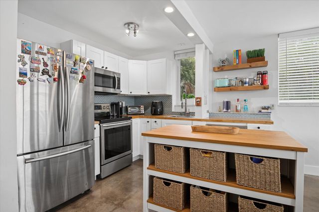 524 Orton Avenue 201, Fort Lauderdale, FL 33304