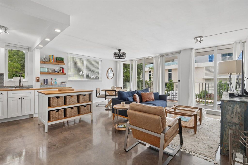 524 Orton Avenue 201, Fort Lauderdale, FL 33304