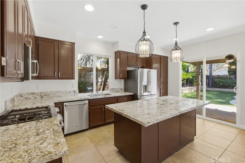 Image 5 of property listing at 44130 Festivo, Temecula, CA 92592