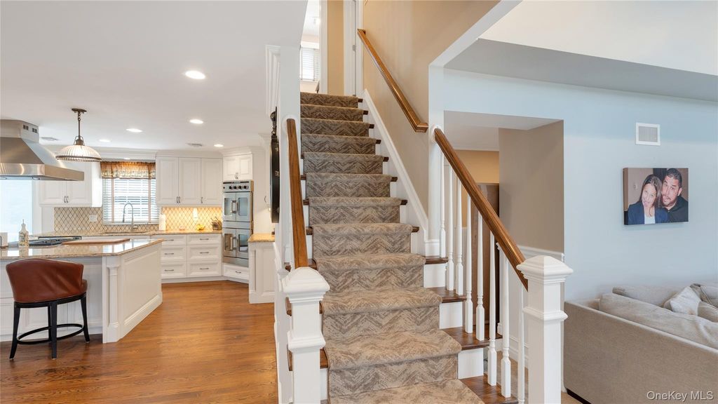 148 Wyandanch Avenue, Babylon, NY 11702 — photo 4