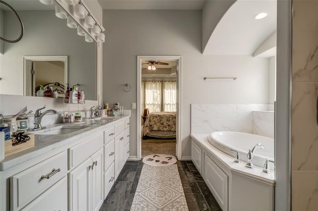 14409 Caledonia Way, Oklahoma City, OK 73142
