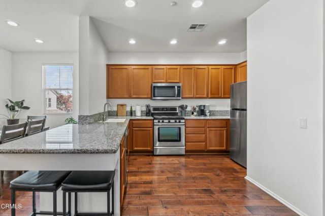 3241 N Ventura Road, Oxnard, CA 93036