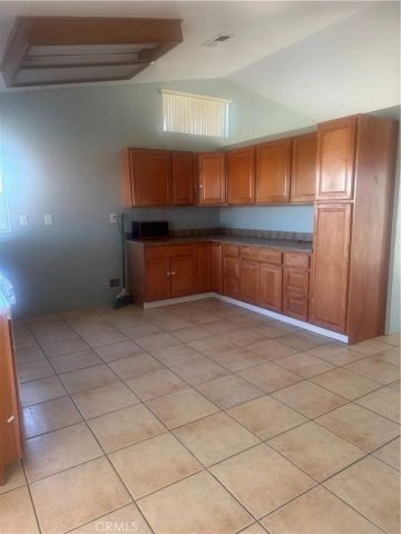 10606 Arlington, Adelanto, CA 92301
