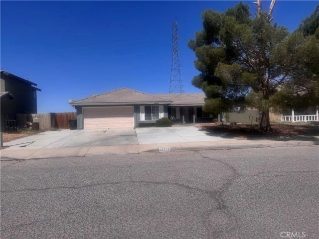 10606 Arlington, Adelanto, CA 92301